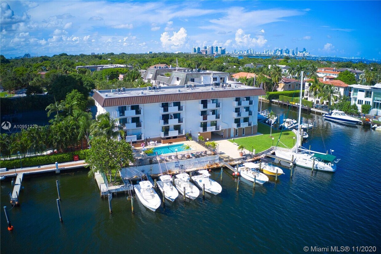 6901 Edgewater Dr Unit 325, Coral Gables, FL 33133 Condo for Rent in