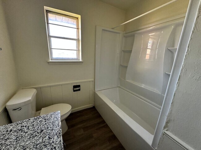 Foto del edificio - 3 bed 1.5 bath NW OKC