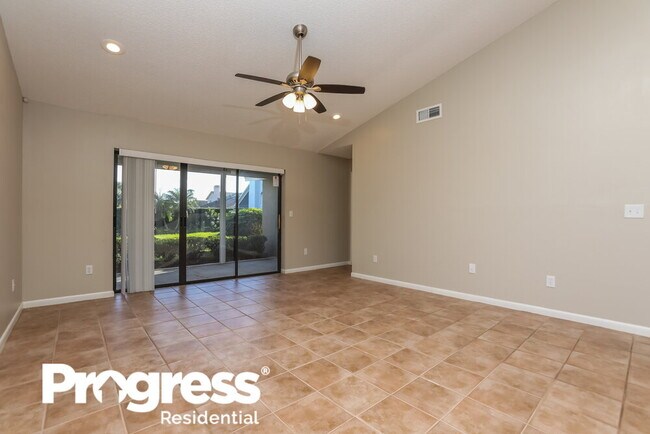Building Photo - 1001 Pearson Dr