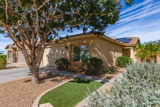 Building Photo - 1562 W Alder Rd