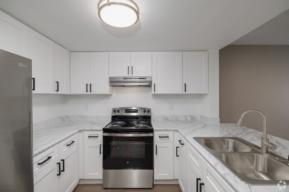 Summer Brook Apartments