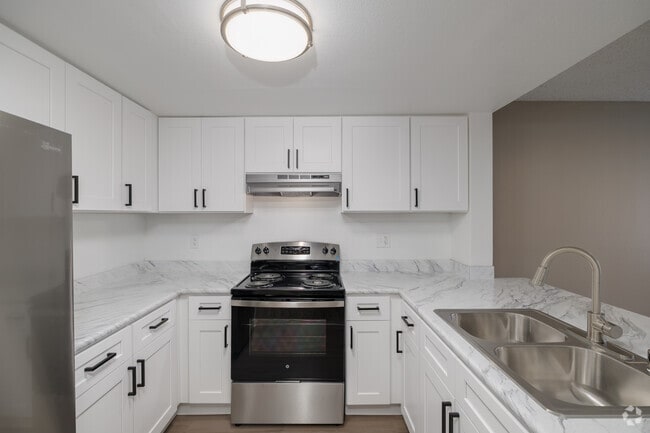 Building Photo - Summer Brook Apartments