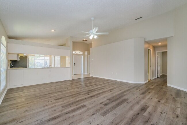 Building Photo - 10821 New Brighton Ct