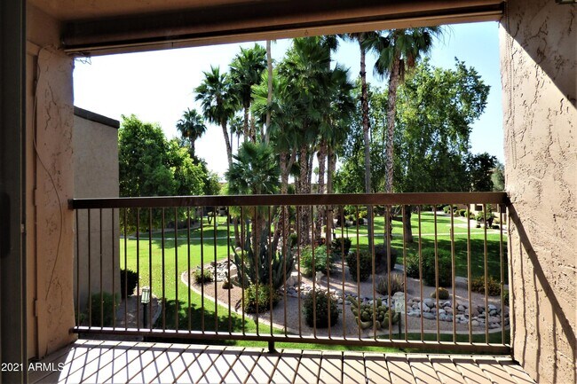 Foto del edificio - 8250 Arabian Trail