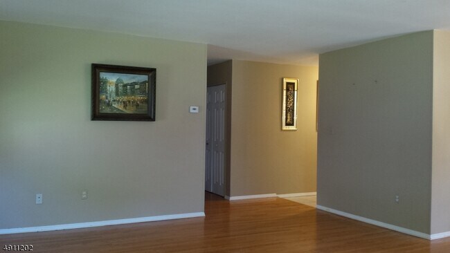 Foto del edificio - 1 Tripplet Rd