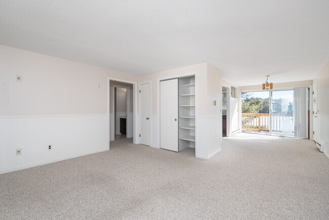 other pic of family room w dining and view - 105 Portsmouth Ave
