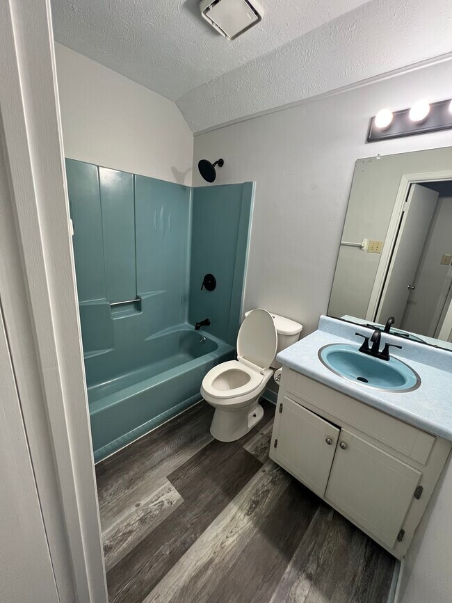 Foto del edificio - 486 Lacebark Dr