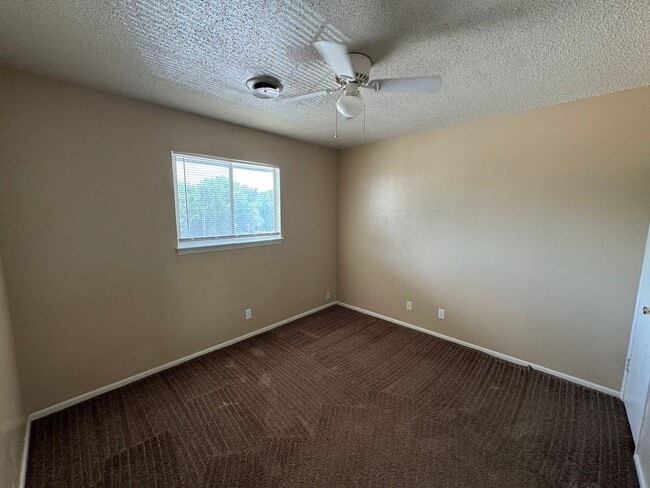 Building Photo - 302 Wolf St