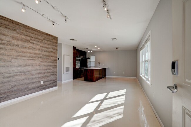 Foto del edificio - 2450 Ashdale Dr