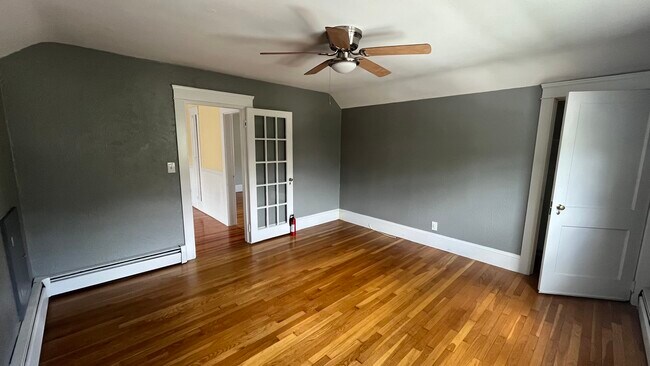 Sala de estar - 434 Sharon St