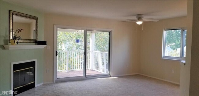 Foto del edificio - 1000 Autumn Woods Ln