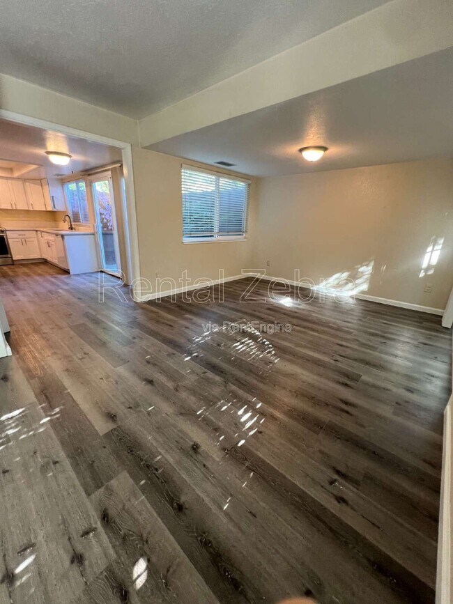 Foto del edificio - 3616 Cherryglen Way