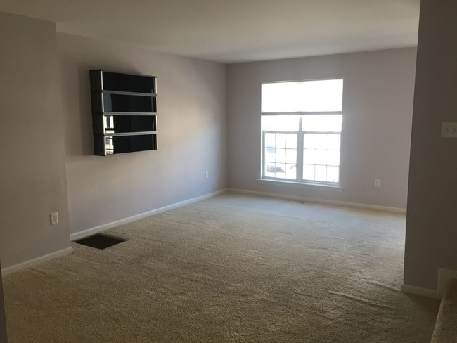 Foto del edificio - 2706 Steeple Chase Dr