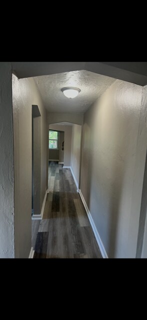 Foto del edificio - 857 McClain Rd