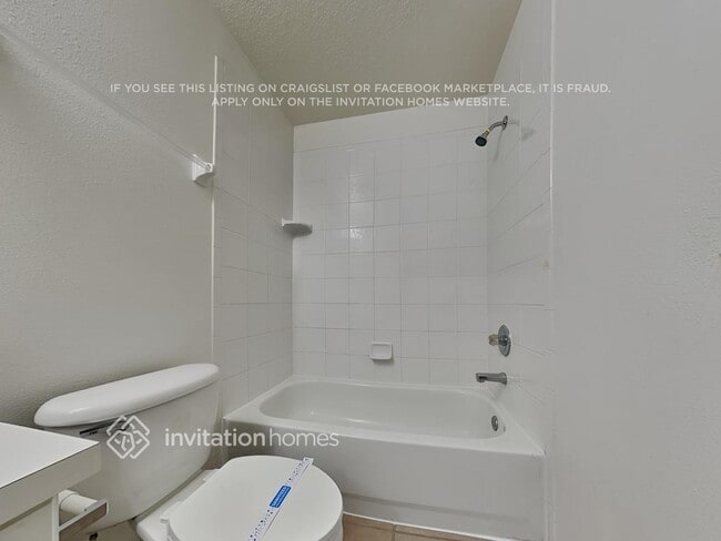 Building Photo - 10109 Deepbrook Dr