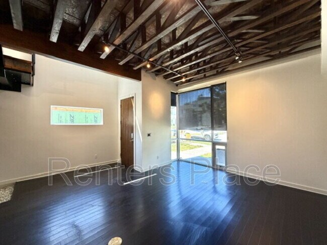 Building Photo - 1411 S Rockford Ave