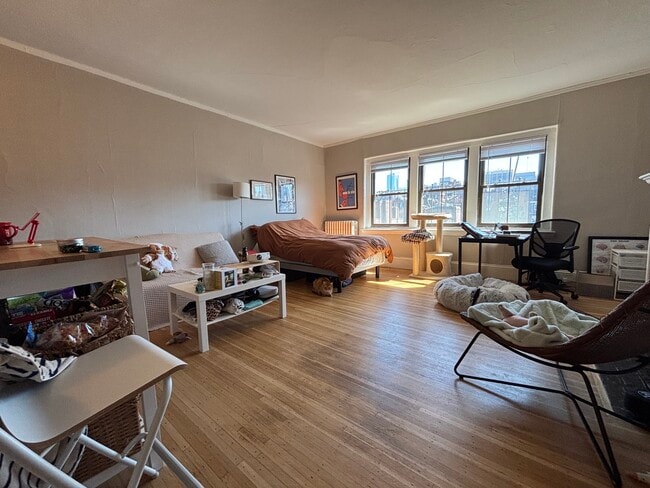 Building Photo - 9 Grove St