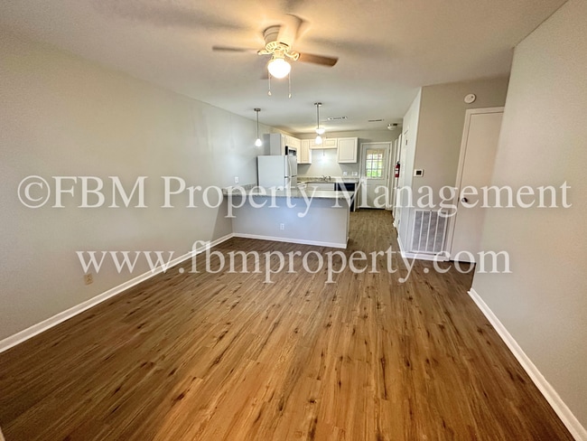 Building Photo - 108-110 Sunset Dr