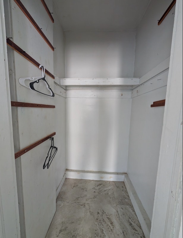 Building Photo - 905 Park St