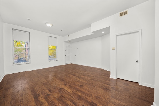 Photo - 1946 N Wilmot Ave Apartment