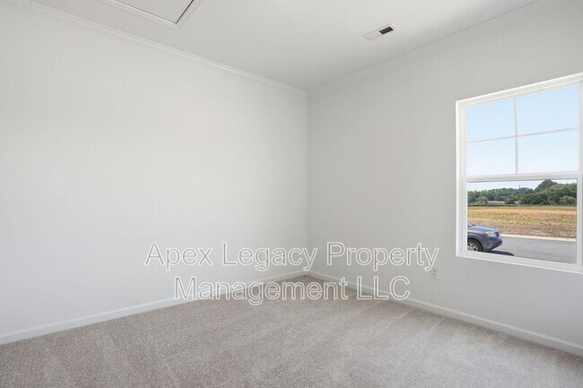 Foto del edificio - 767 Roy Adams Rd
