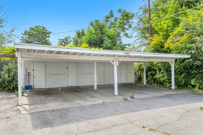 Building Photo - 265 E Burton Ave