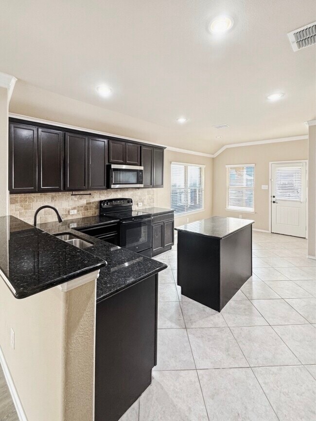 Foto del edificio - 8440 Gentian Dr