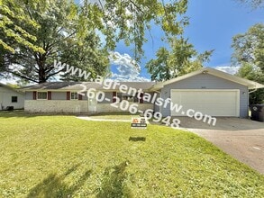 Building Photo - 3020 Stardale Dr