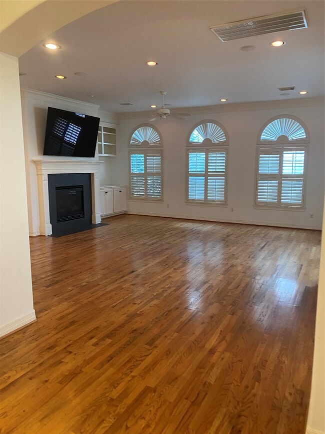 Building Photo - 1421 Bremond St