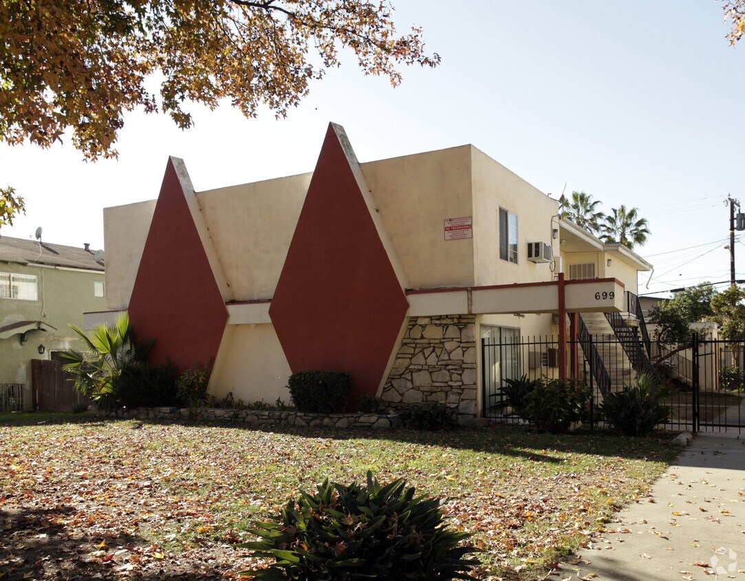 Primary Photo - 699 Karesh Ave