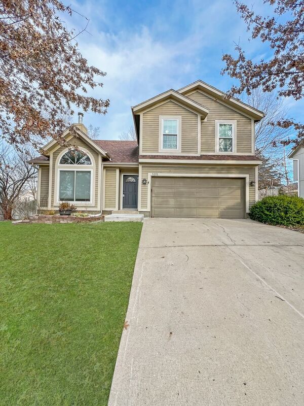 Primary Photo - 5201 Lakecrest Dr