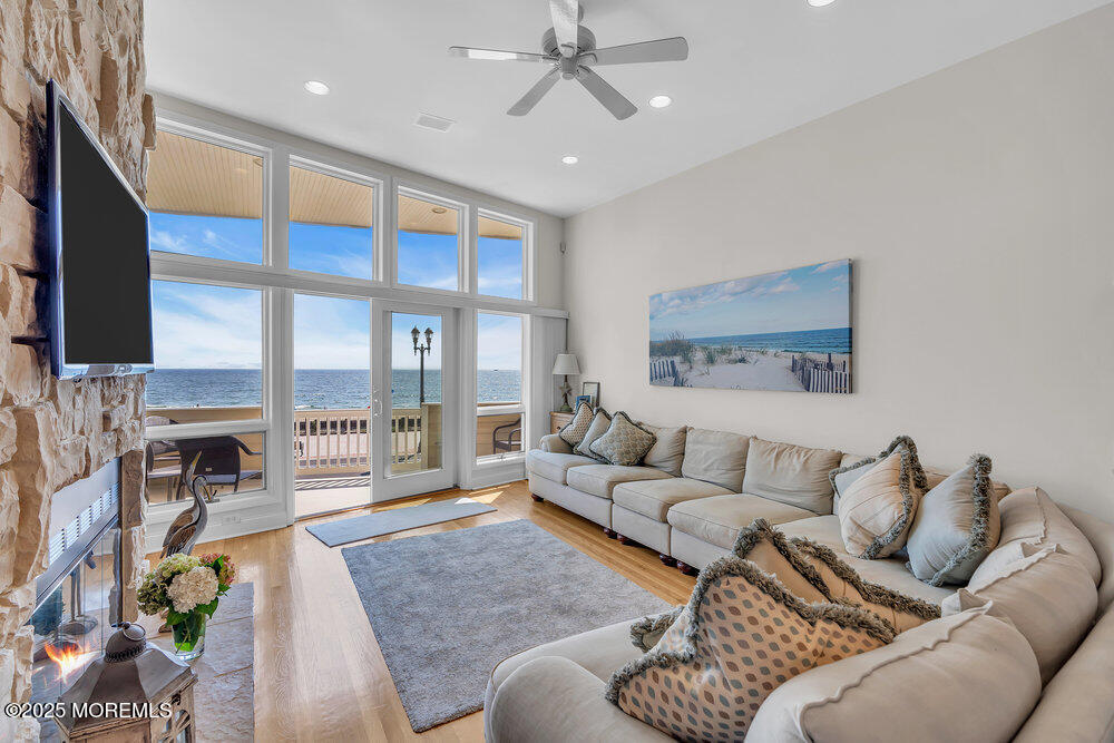 Foto principal - 152 Ocean Blvd N