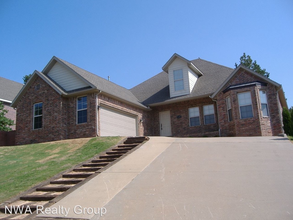 Primary Photo - 4 br, 3.5 bath House - 4539 Sequoia Avenue