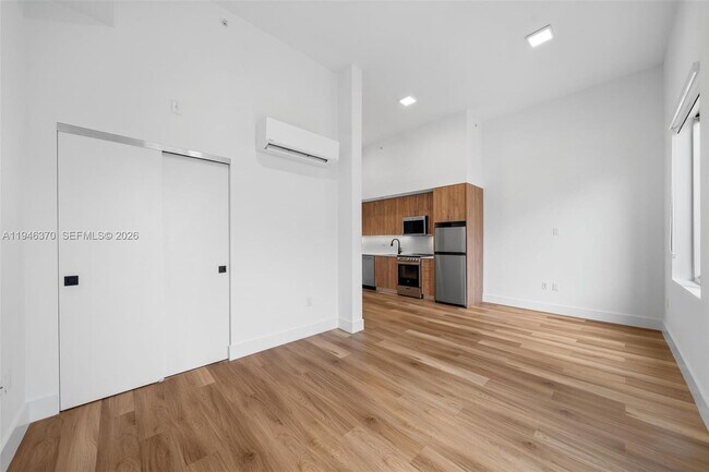 Foto del edificio - 650 SW 1st St