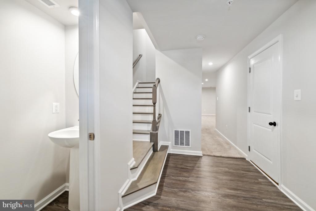 Foto principal - 7907 N Gladden Farm Way
