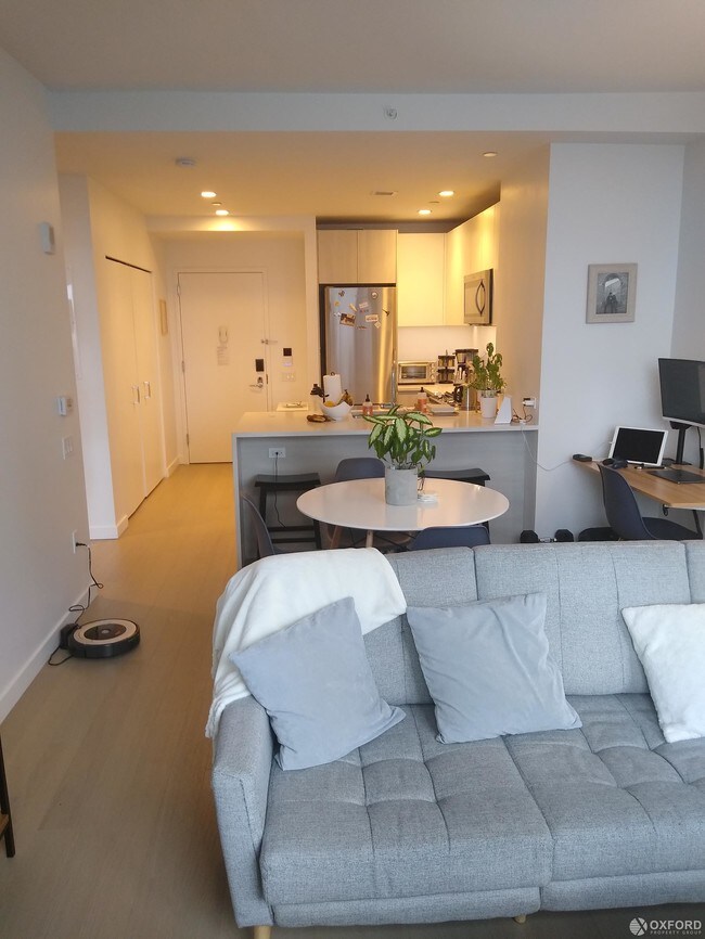 Foto del edificio - 28-40 Jackson Avenue