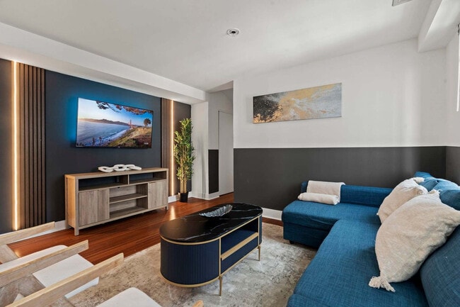 Building Photo - 111-23 N 15th St