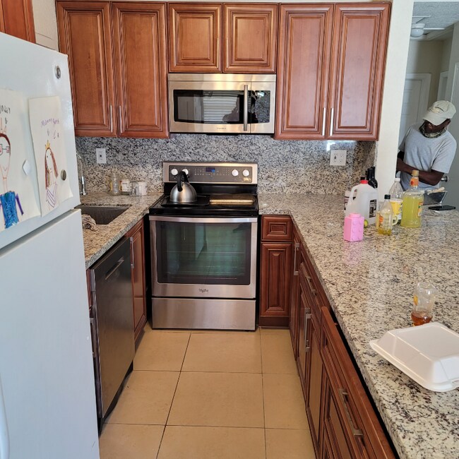 Photo - 341 Delaware Ave (Fort Lauderdale, FL) Apartments