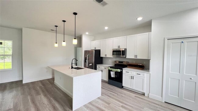 Building Photo - 3360 SW 129th Loop