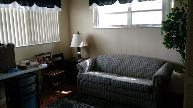 Building Photo - 8750 SW 90th Ln