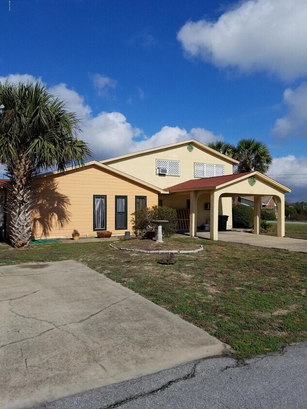 Foto principal - 621 Granada Cir