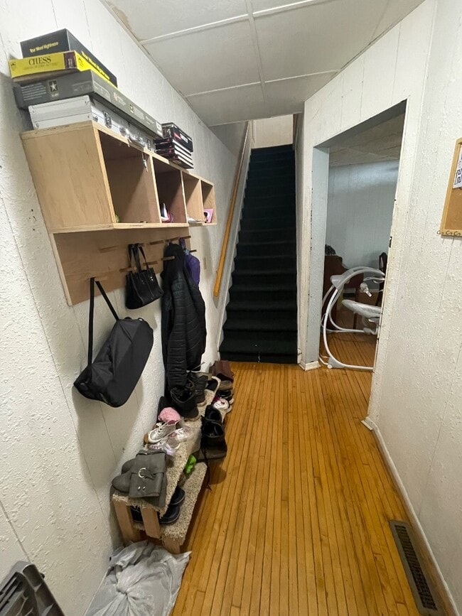 Building Photo - 217 N 28th Ave W