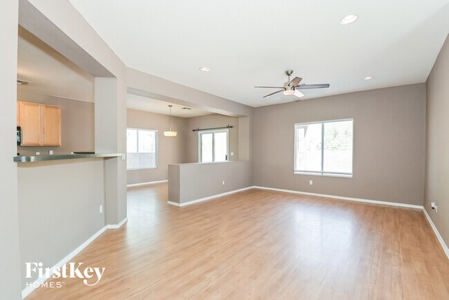 Building Photo - 1018 W Seashell Ct