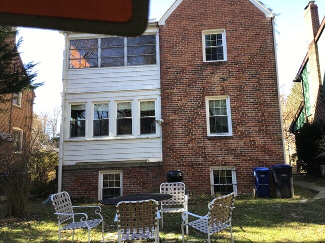 Back of house/apartment - 1441 44th St NW