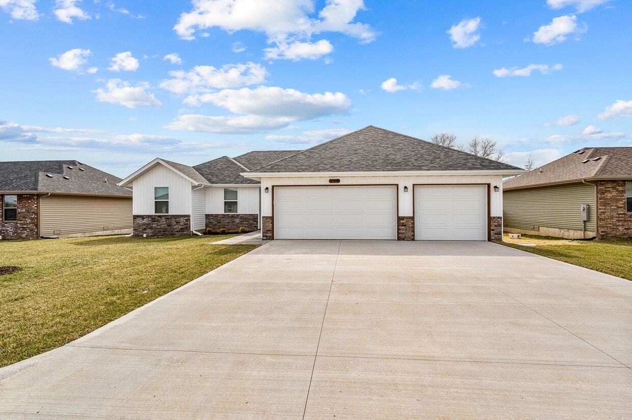 258 Hickory Hills St, Rogersville, MO 65742 House Rental in