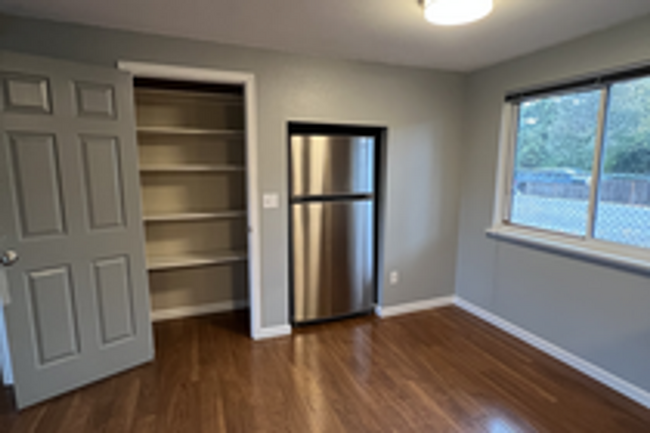 Building Photo - 5bd/2ba House in Tacoma
