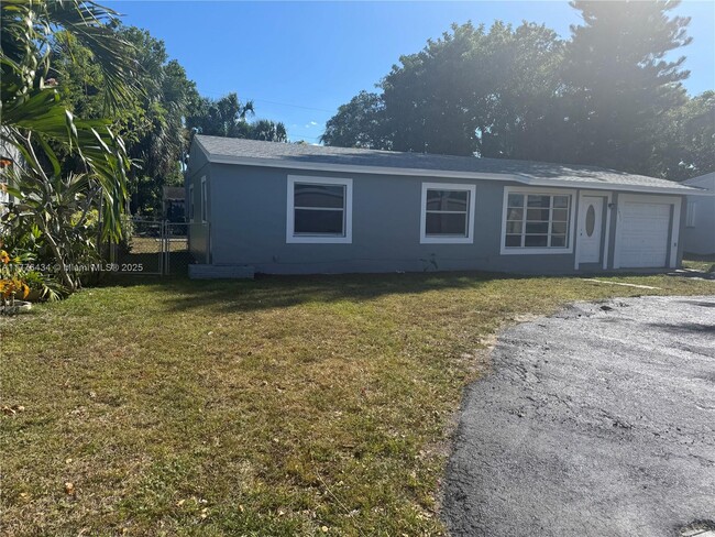 Building Photo - 6430 SW 15th St
