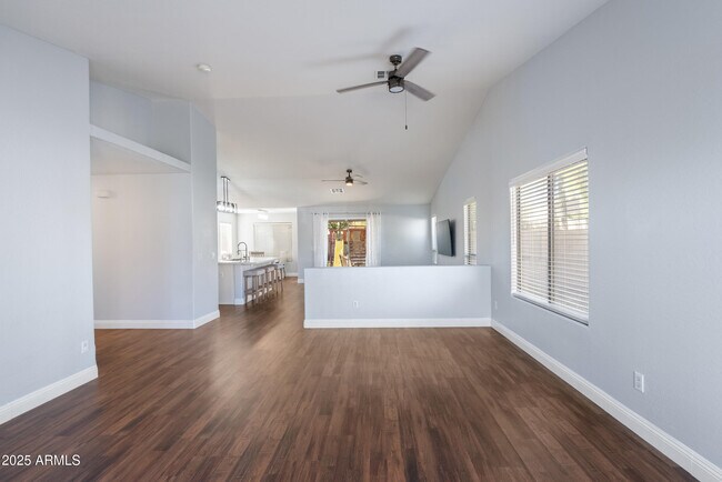 Foto del edificio - 1422 S 230th Ave