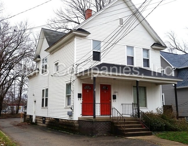 Building Photo - 1321 S Burdick St