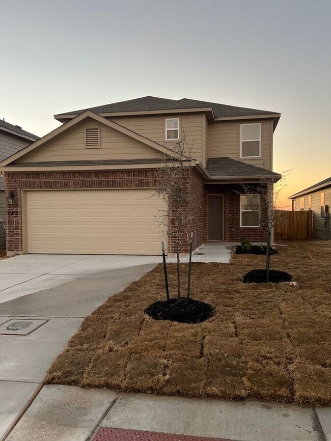 Building Photo - Prize-Winning Special! | Receive a $500 Move-In Credit on This 4-Bed, 2.5-Bath Home in Scott's Ho...